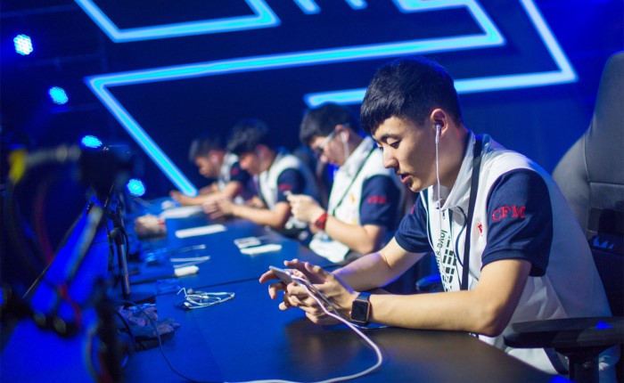 前所未有的 前所未有的