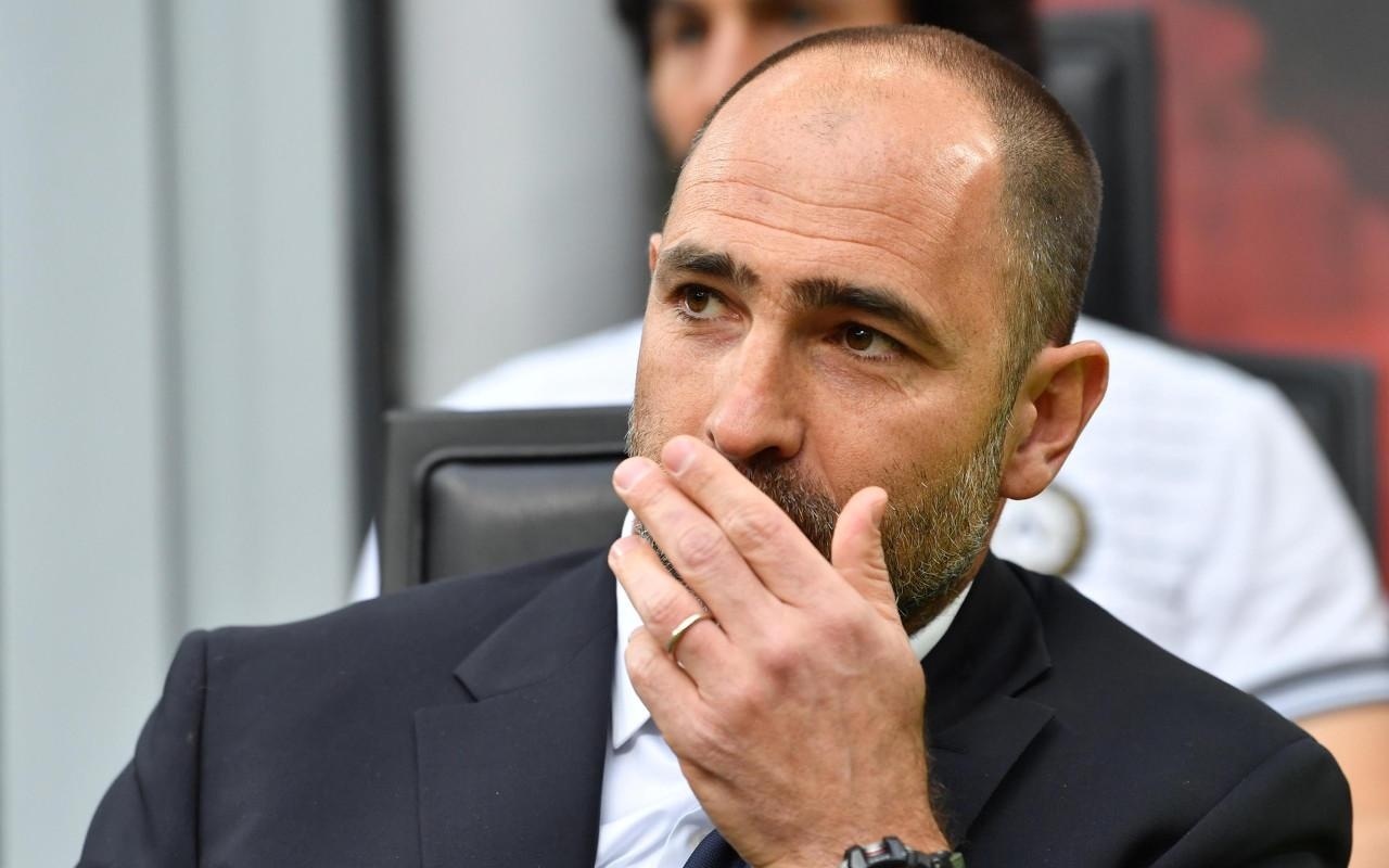 缺乏足够的 缺乏足够的