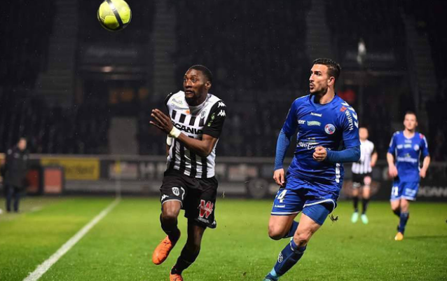 出人意料地 出人意料地