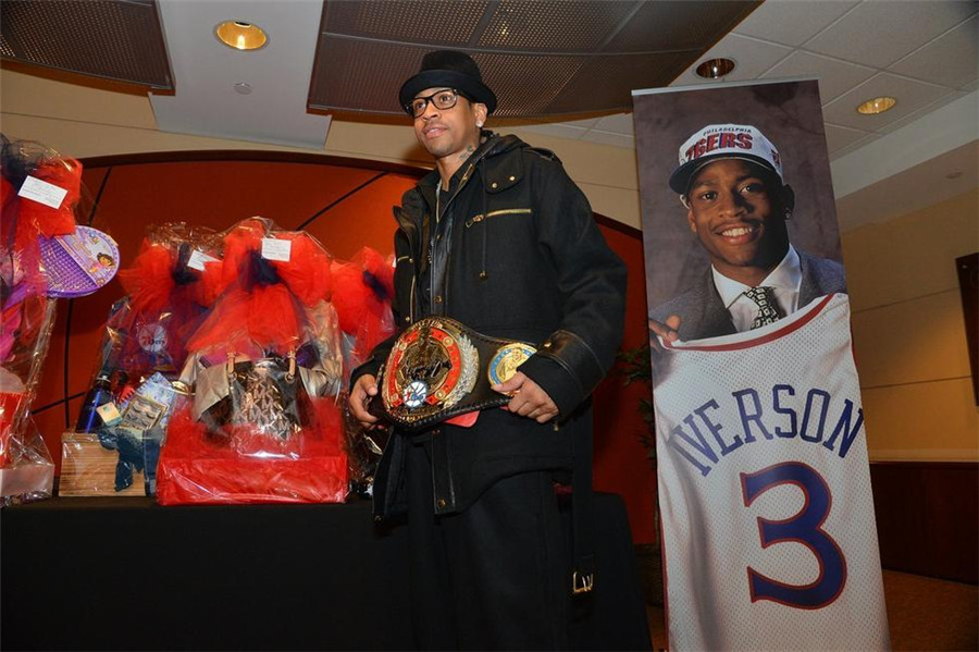 广东目标双冠，北京心仪外援遭截胡，辽宁欲更换外援，新疆队长受伤